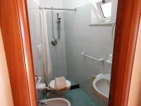 Classic Tek Büyük veya İki Ayrı Yataklı Oda, Banyolu/Duşlu, Deniz Manzaralı (Camera)