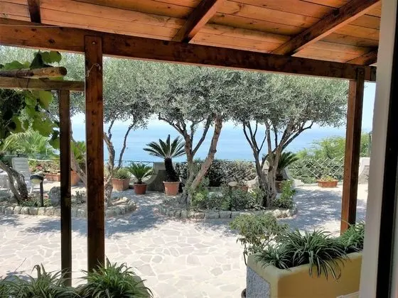 Classic Tek Büyük veya İki Ayrı Yataklı Oda, Banyolu/Duşlu, Deniz Manzaralı (Camera)