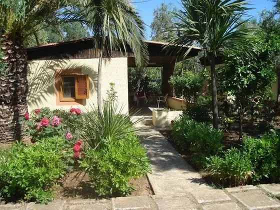 Apart Daire, Bahçe Manzaralı