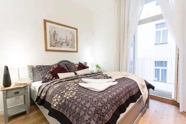 Apartment B 5-Bedroom