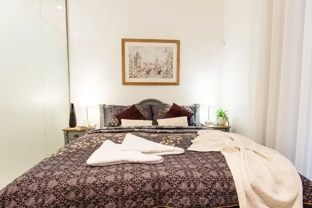 Apartment B 5-Bedroom