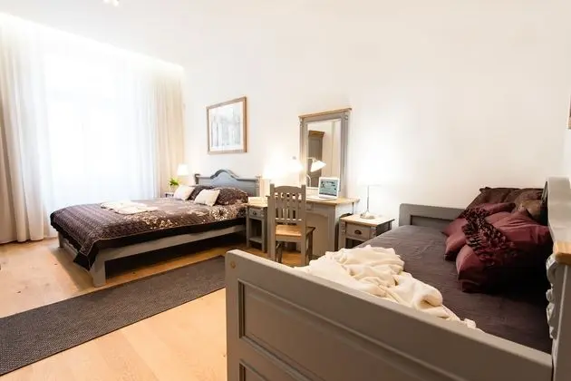 Apartment B 5-Bedroom