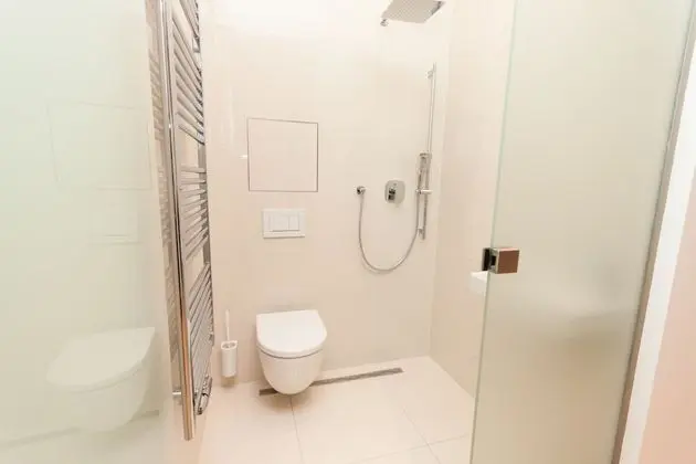 Apartment B 5-Bedroom