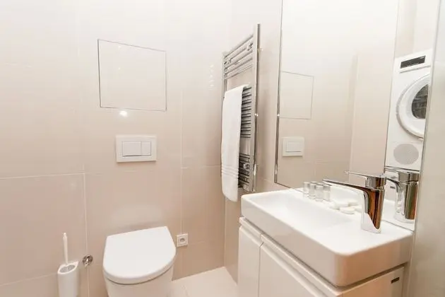 Apartment B 5-Bedroom