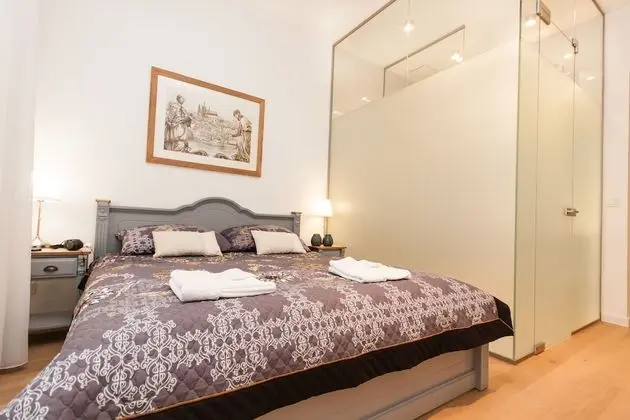 Apartment C 5-Bedroom