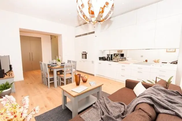 Apartment C 5-Bedroom