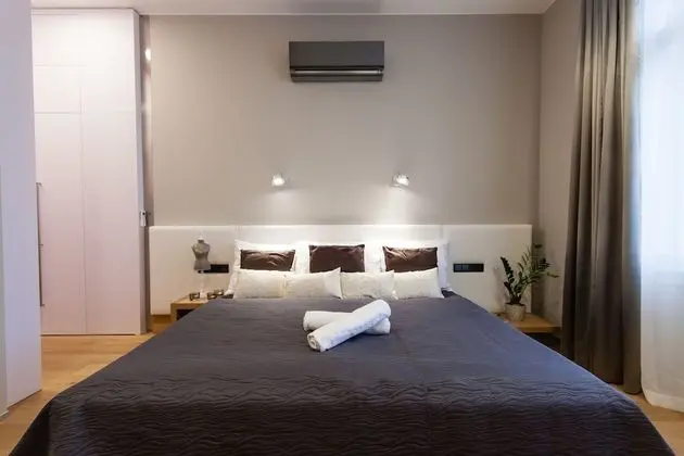 Apartment C 5-Bedroom