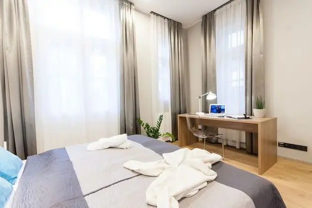 Apartment C 5-Bedroom