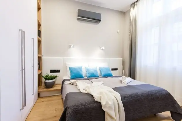 Apartment C 5-Bedroom