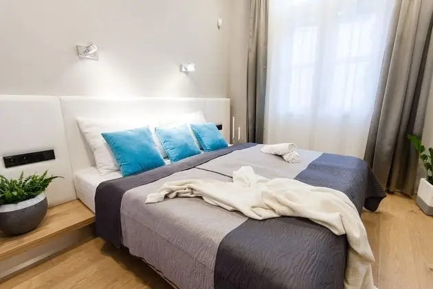Apartment C 5-Bedroom
