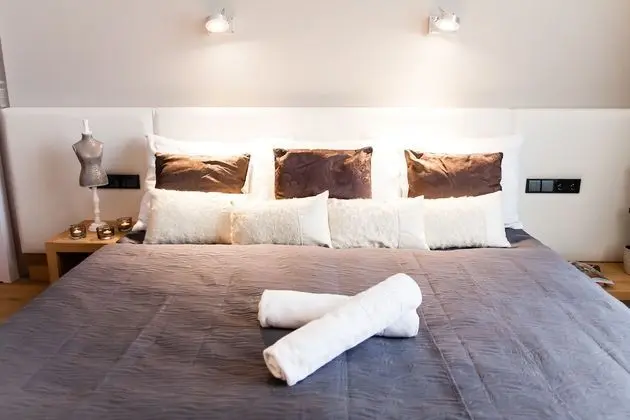 Apartment C 5-Bedroom