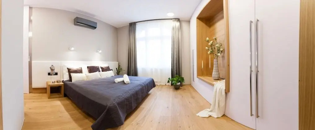 Apartment C 5-Bedroom