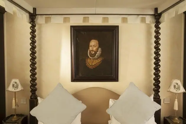 Standard Tek Büyük veya İki Ayrı Yataklı Oda (Elégance)