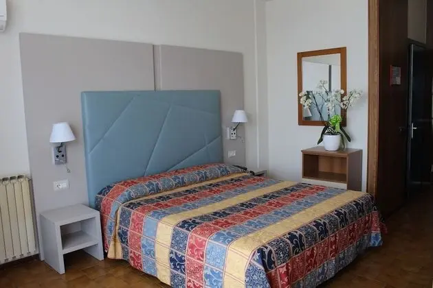 Economy Tek Büyük Yataklı Oda, Balkon, Bahçe Manzaralı