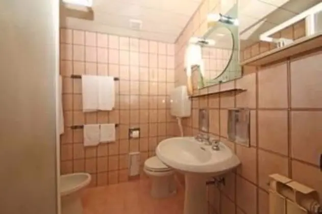 Economy Tek Büyük Yataklı Oda, Balkon, Bahçe Manzaralı