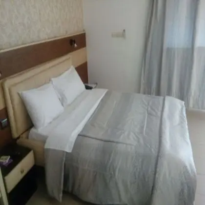 Stüdyo, Engellilere Uygun, Sigara İçilmez