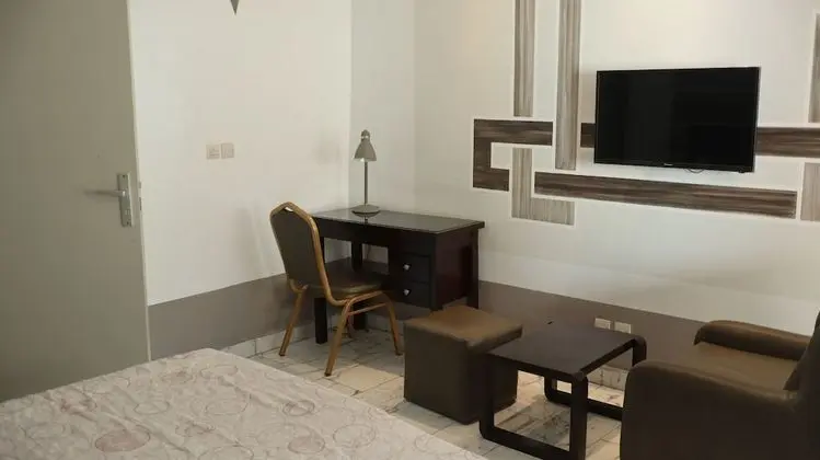 Stüdyo, Engellilere Uygun, Sigara İçilmez