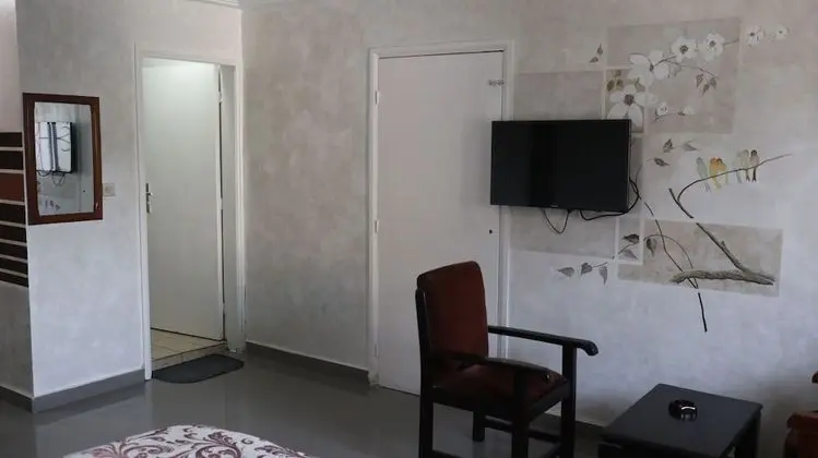 Stüdyo, Engellilere Uygun, Sigara İçilmez