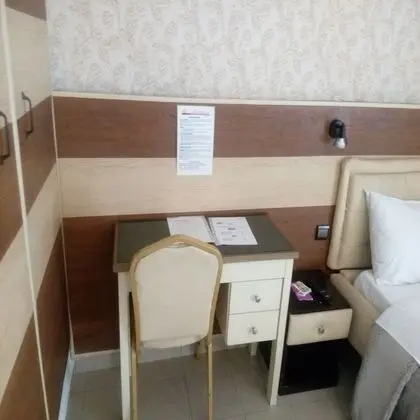 Stüdyo, Engellilere Uygun, Sigara İçilmez