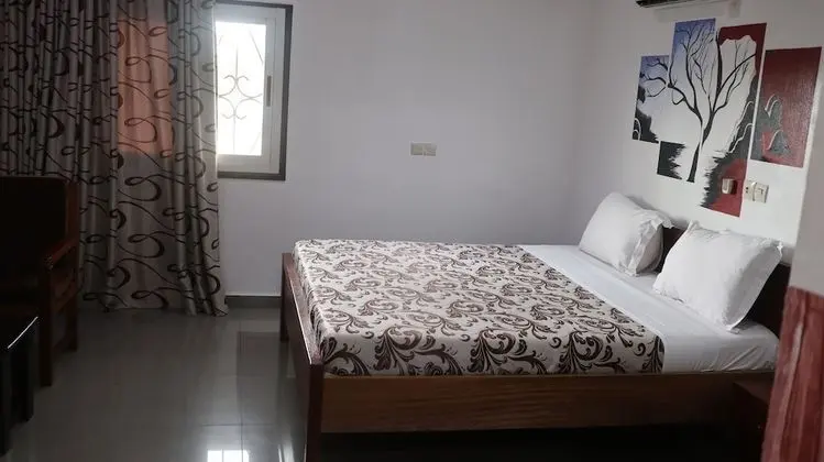 Stüdyo, Engellilere Uygun, Sigara İçilmez