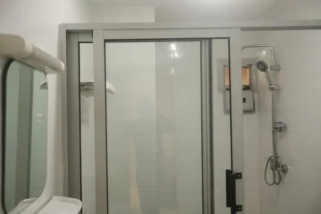 Stüdyo, Engellilere Uygun, Sigara İçilmez