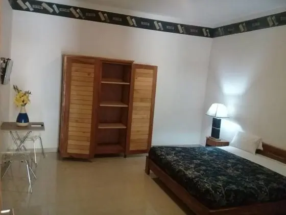 Tek Büyük Yataklı Oda, Balkon