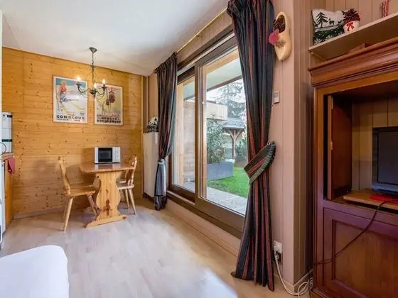 Apart Daire, Banyolu/Duşlu, Bahçe Manzaralı (avec Jardin Privé - 009)