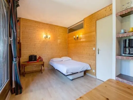 Apart Daire, Banyolu/Duşlu, Bahçe Manzaralı (avec Jardin Privé - 009)