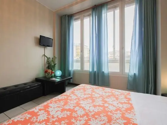 Camera Queen City View (kindly inform about arrival time)