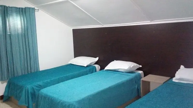 Üç Kişilik Oda