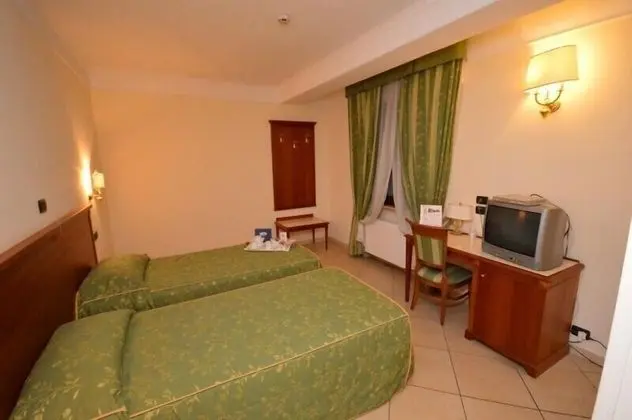 Standard Tek Büyük veya İki Ayrı Yataklı Oda