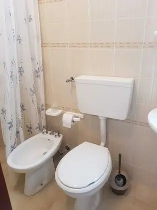 Basic Tek Büyük veya İki Ayrı Yataklı Oda