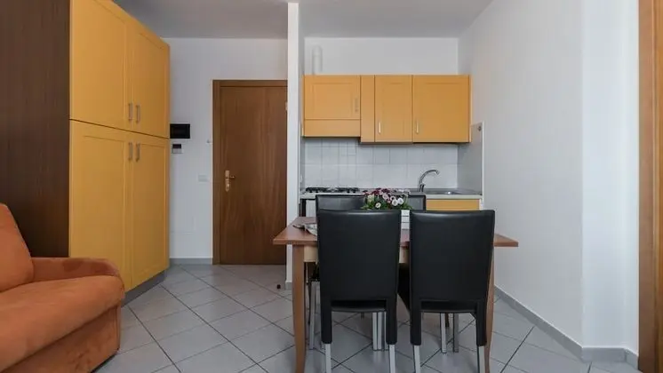 Apart Daire, 1 Yatak Odası, Küçük Mutfak, Kısmi Deniz Manzaralı