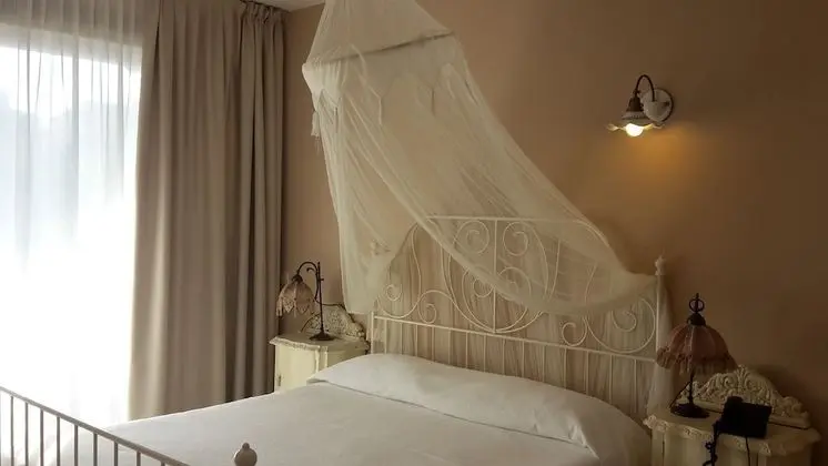 Stüdyo, Bahçe Manzaralı