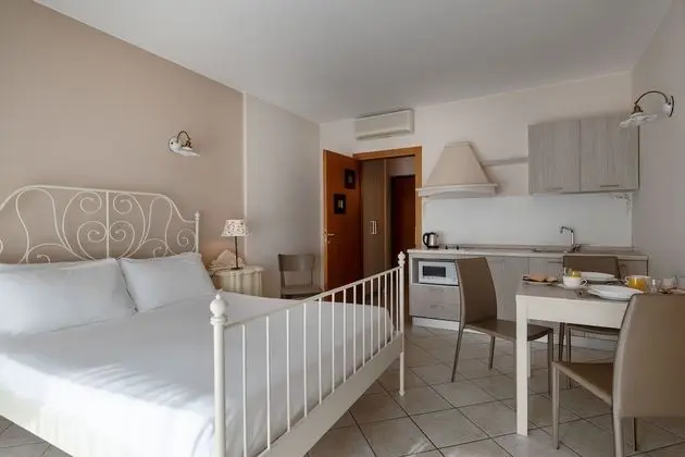 Stüdyo, Bahçe Manzaralı