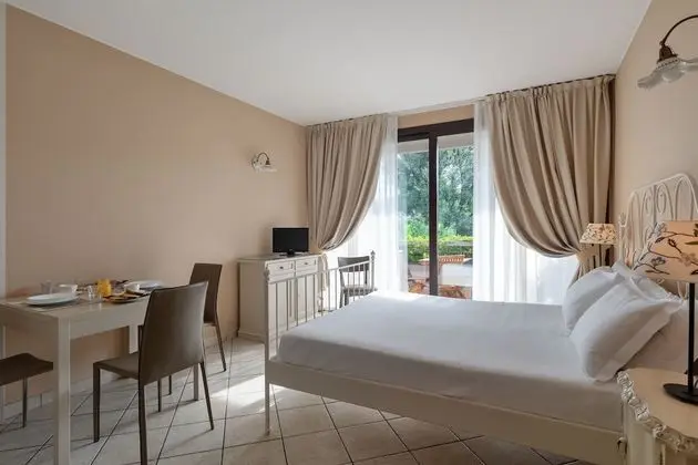 Stüdyo, Bahçe Manzaralı