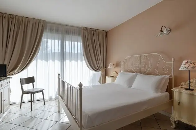 Stüdyo, Bahçe Manzaralı