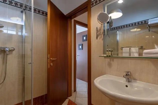 Stüdyo, Bahçe Manzaralı