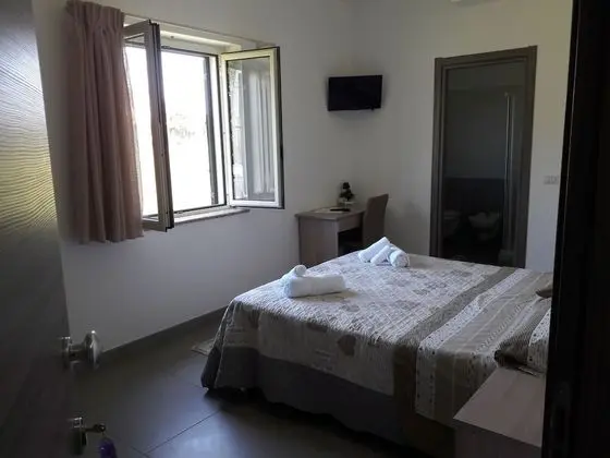 Tek Büyük veya İki Ayrı Yataklı Oda