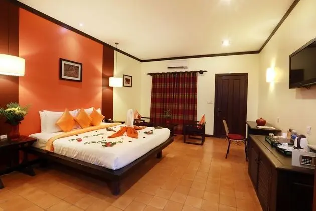 King Cabana Room with Balcony and Pool View - Free 2ways Transfer
