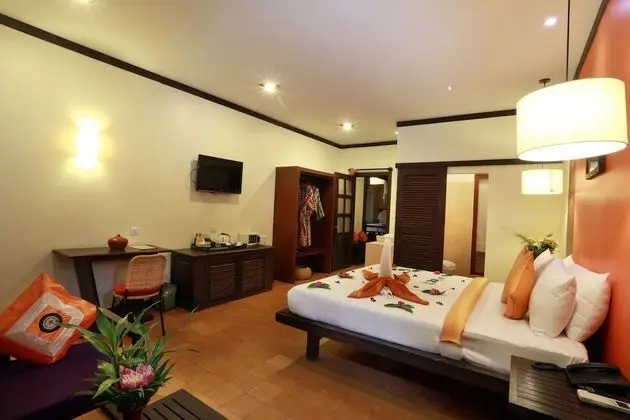 King Cabana Room with Balcony and Pool View - Free 2ways Transfer
