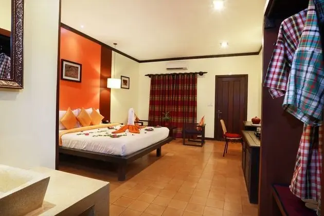 King Cabana Room with Balcony and Pool View - Free 2ways Transfer