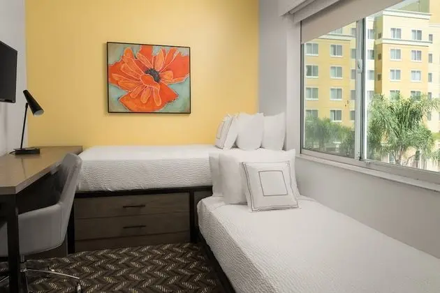 Suite, 2 Bedrooms, 1 King Bed & 2 Twin Beds