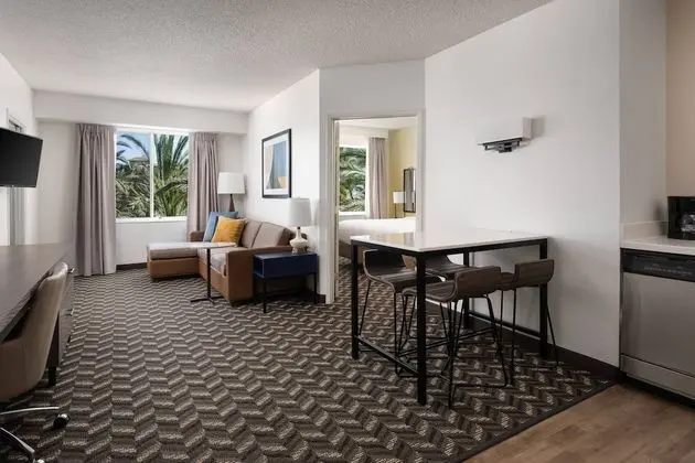 Suite, 2 Bedrooms, 1 King Bed & 2 Twin Beds