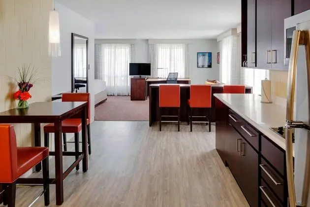 Stüdyo, 1 En Büyük (King) Boy Yatak ve Çekyat, Köşe