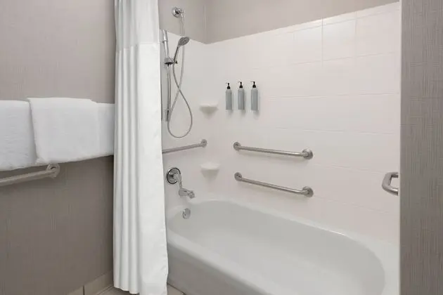 Süit, 1 Yatak Odası (Mobility Accessible, Tub)