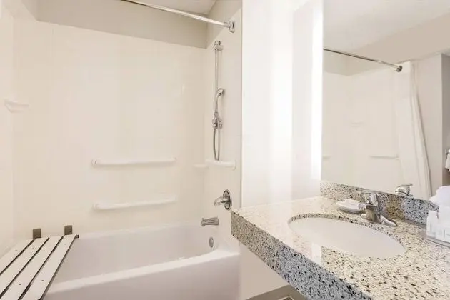 Stüdyo, 2 Çift Kişilik Yatak, Şömine (Mobility/Hearing Accessible, Tub)