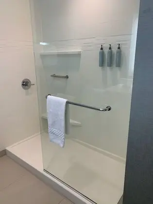 Stüdyo, 1 En Büyük (King) Boy Yatak ve Çekyat (Mobility/Hearing Accessible, Tub)