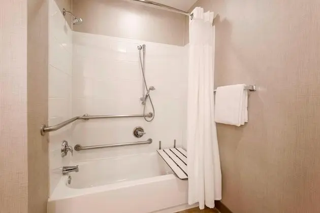 Stüdyo, 1 En Büyük (King) Boy Yatak ve Çekyat (Mobility/Hearing Accessible, Tub)