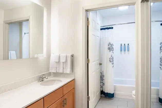 Süit, 1 Yatak Odası (Mobility/Hearing Accessible, Tub)